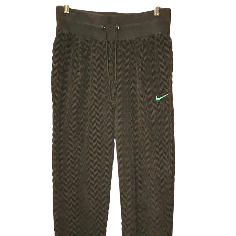 Nike womens modern